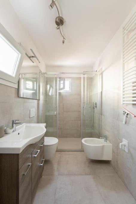 Keys Of Italy - Maytreya - Albero 2 - Train Station Two Bedroom Flat 2nd Floor Appartement *