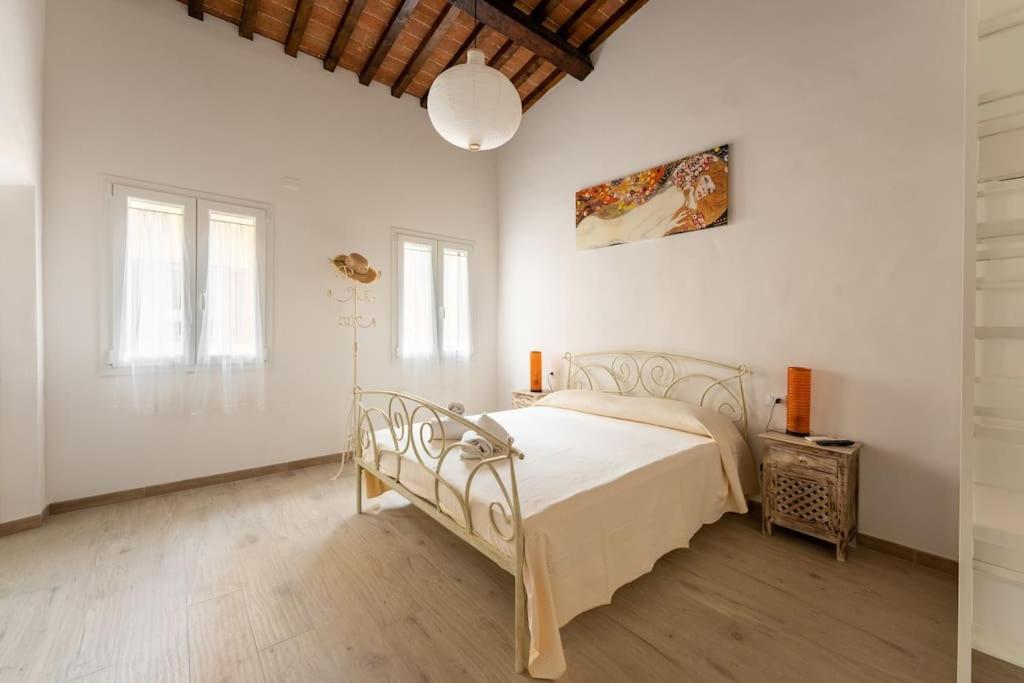 Keys Of Italy - Maytreya - Albero 2 - Train Station Two Bedroom Flat 2nd Floor Appartement